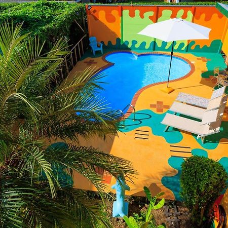 Hotel Boutique La Casa De Las Flores Cahuita Exterior photo