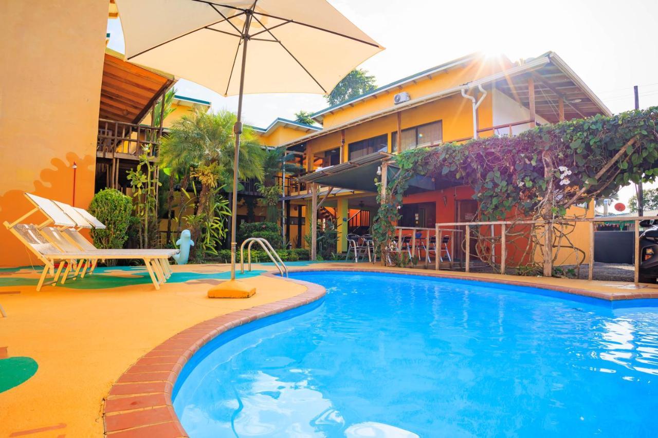Hotel Boutique La Casa De Las Flores Cahuita Exterior photo