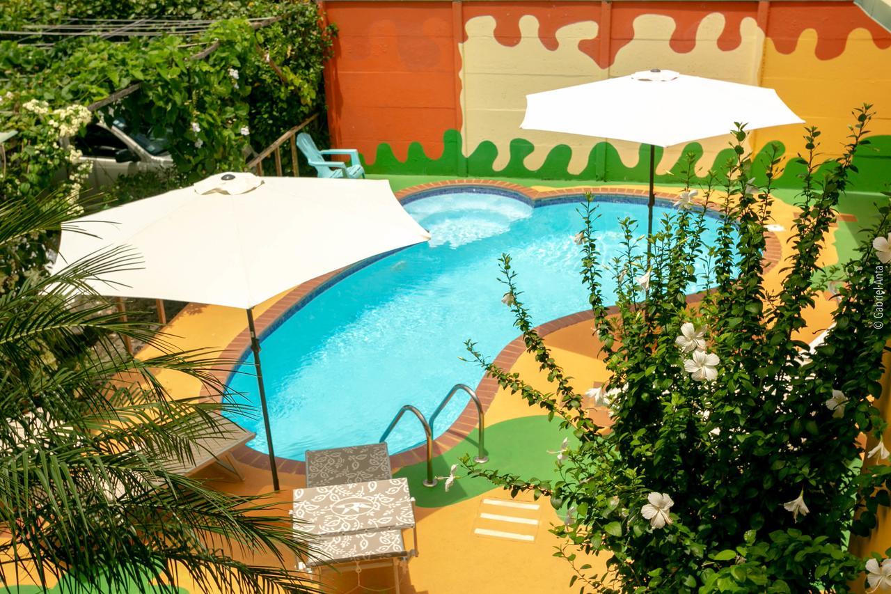 Hotel Boutique La Casa De Las Flores Cahuita Exterior photo